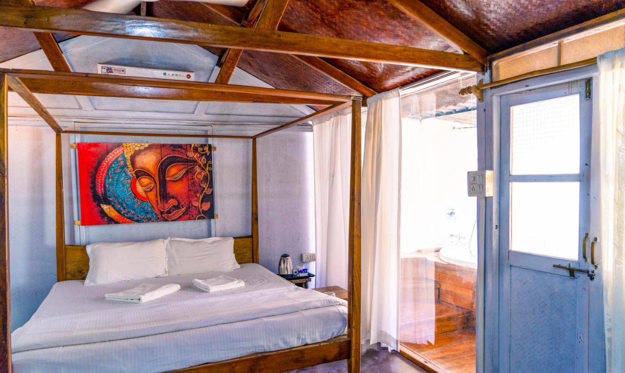 Village Susegat Beach Resort Morjim Dış mekan fotoğraf
