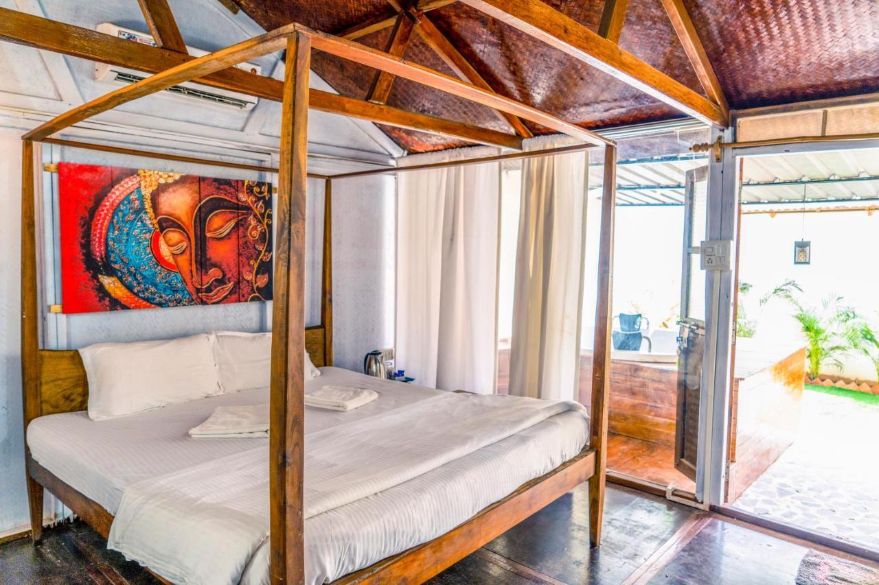 Village Susegat Beach Resort Morjim Dış mekan fotoğraf