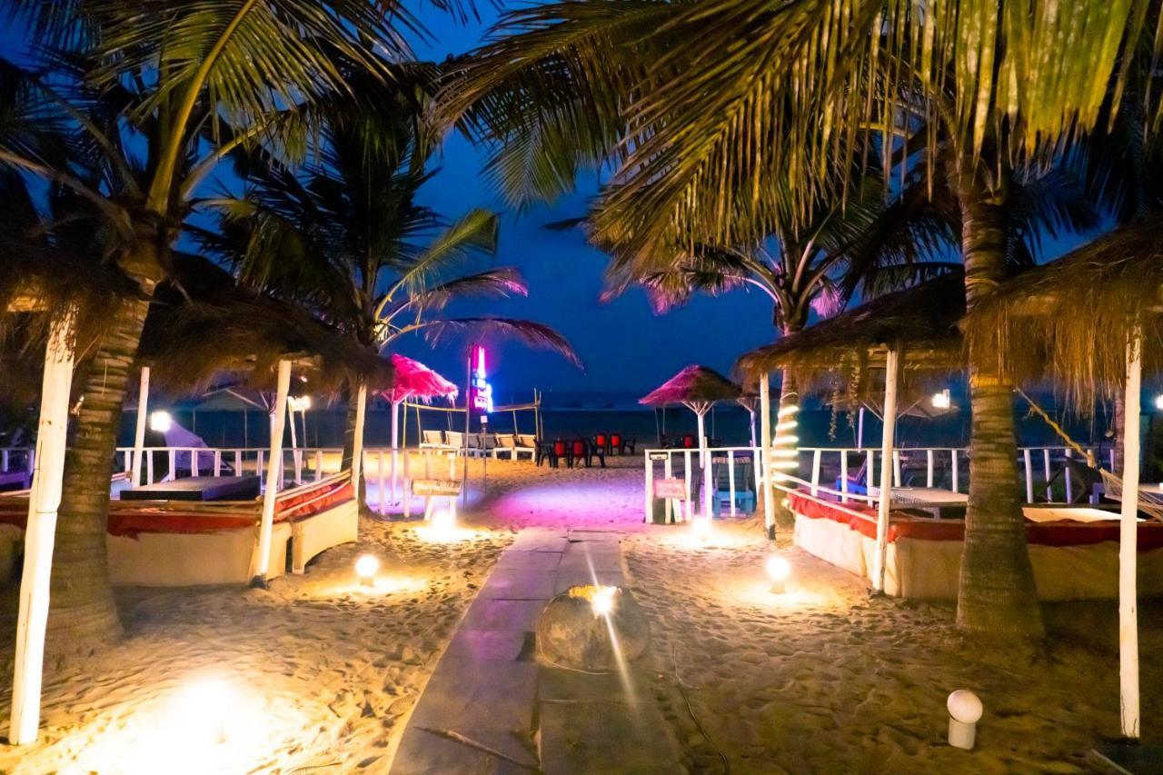 Village Susegat Beach Resort Morjim Dış mekan fotoğraf