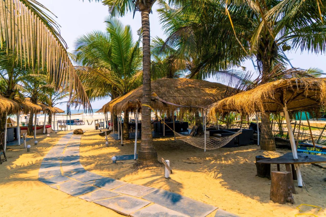 Village Susegat Beach Resort Morjim Dış mekan fotoğraf