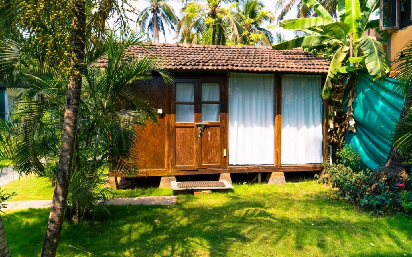 Village Susegat Beach Resort Morjim Dış mekan fotoğraf