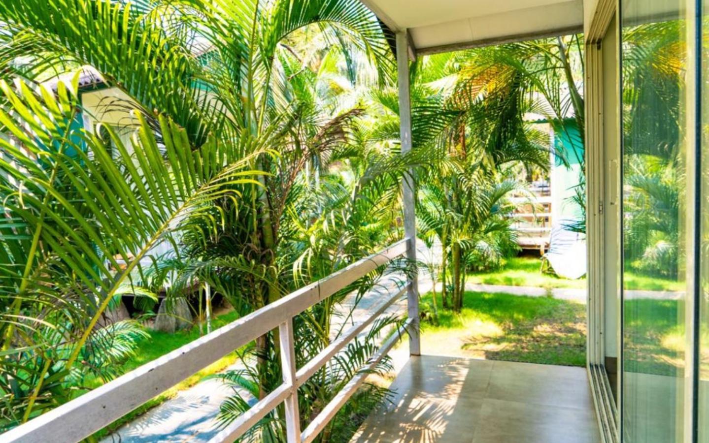 Village Susegat Beach Resort Morjim Dış mekan fotoğraf